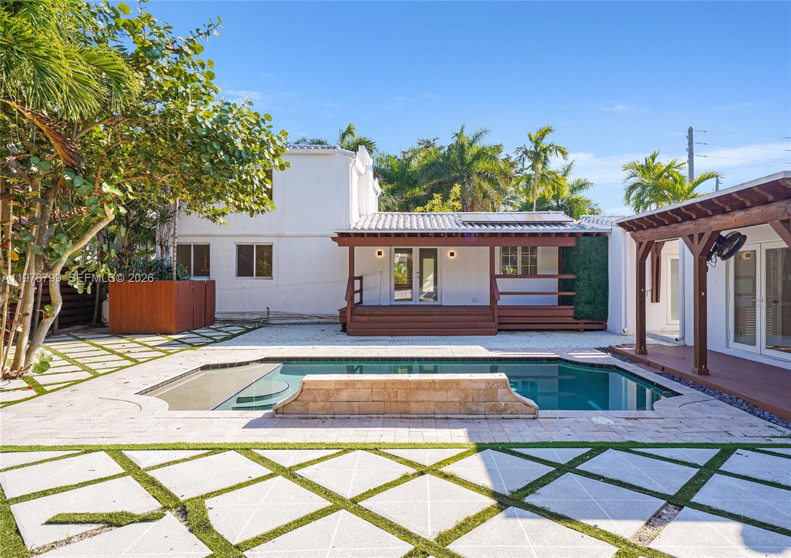 659 NE 73rd St Miami, FL 33138