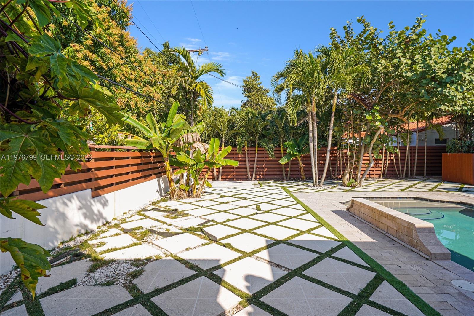 659 NE 73rd St Miami, FL 33138