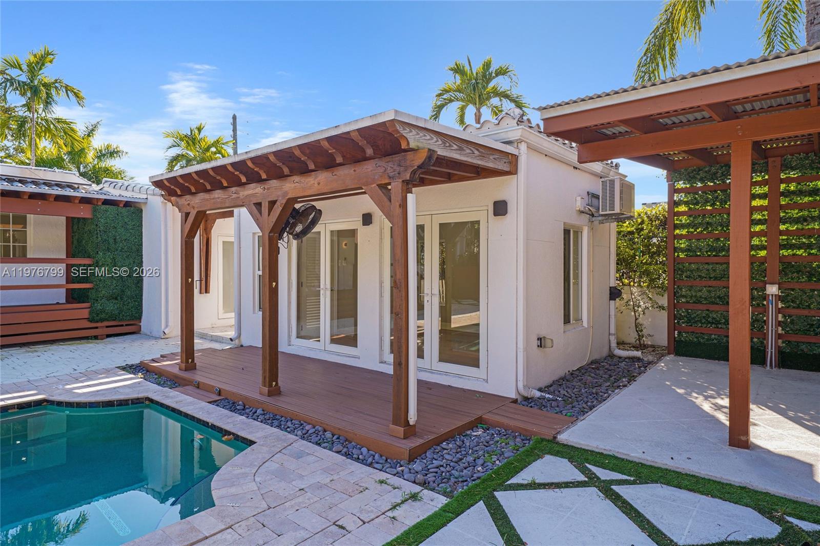 659 NE 73rd St Miami, FL 33138