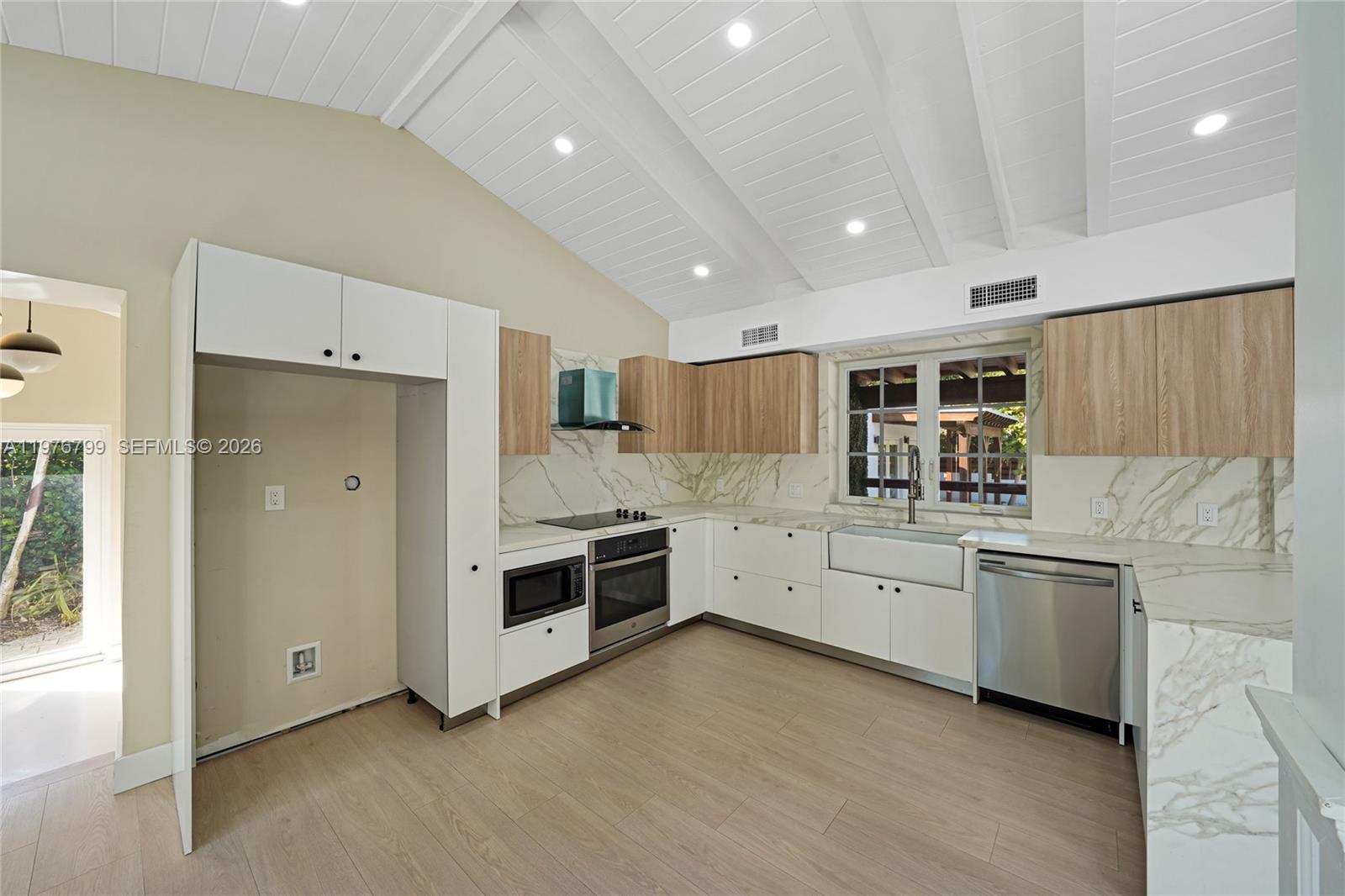 659 NE 73rd St Miami, FL 33138