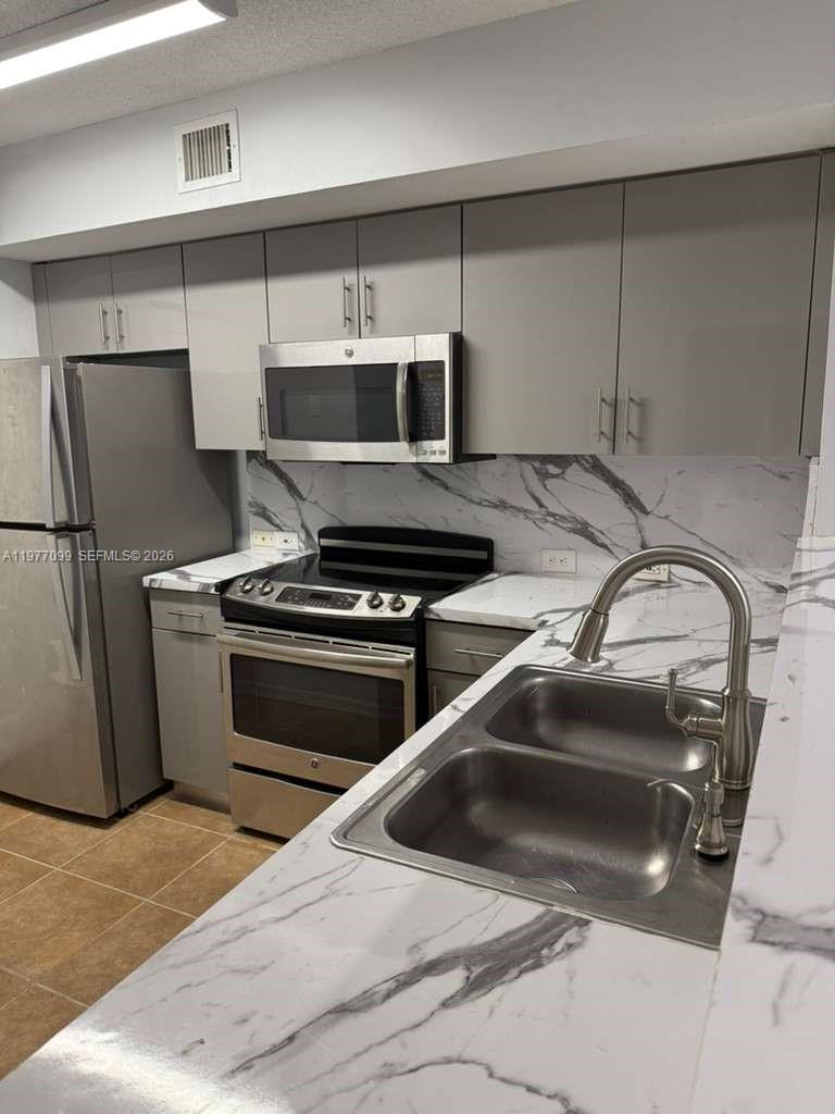 677 SW 111th Ave #202