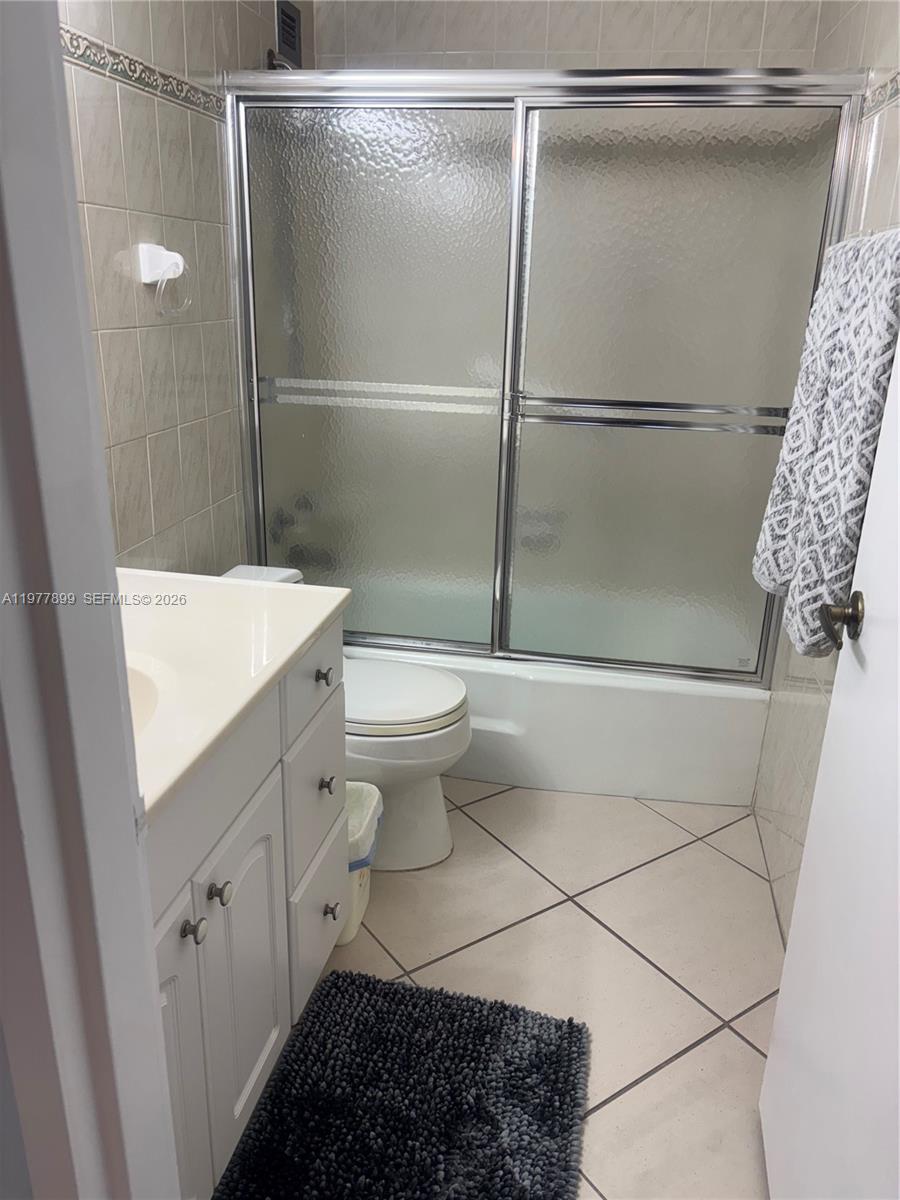 5601 Collins Ave #505 Miami Beach, FL 33140