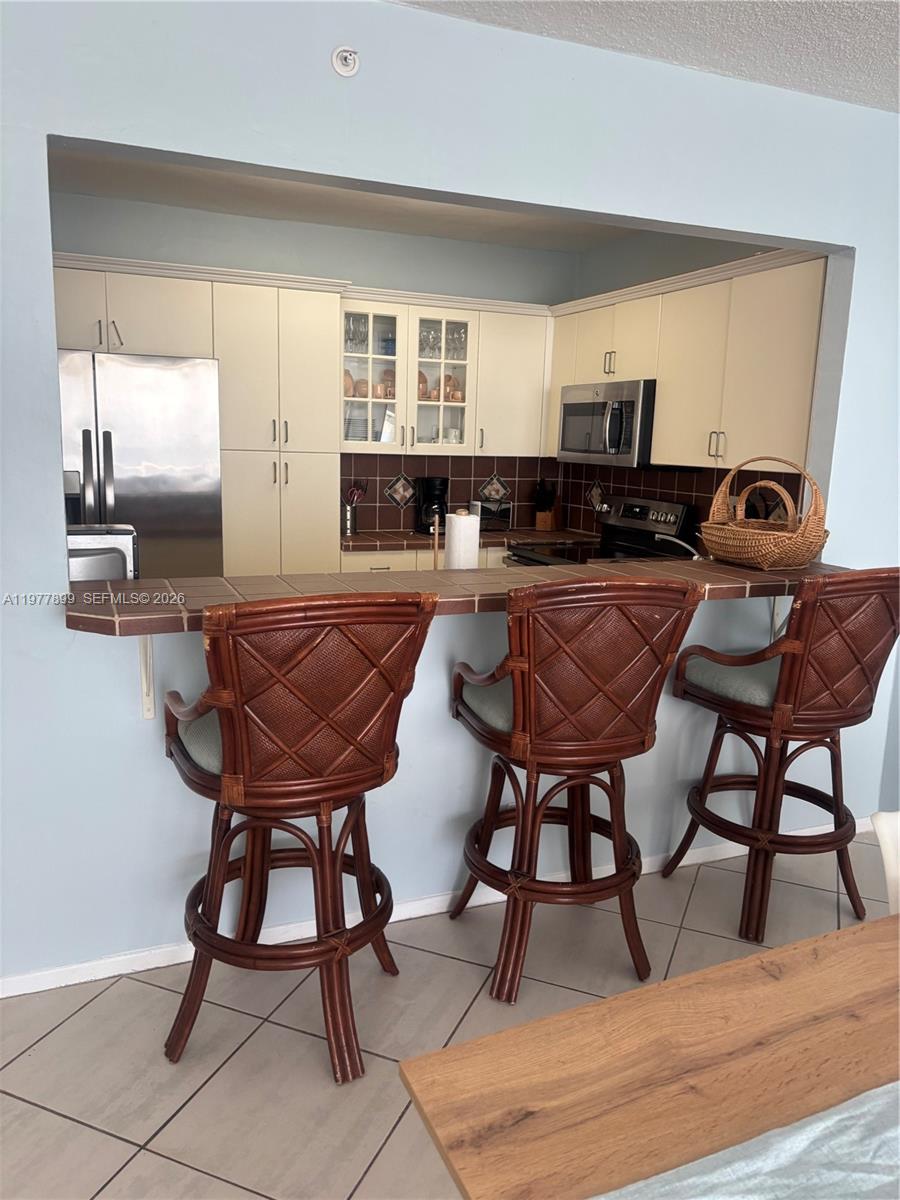 5601 Collins Ave #505 Miami Beach, FL 33140