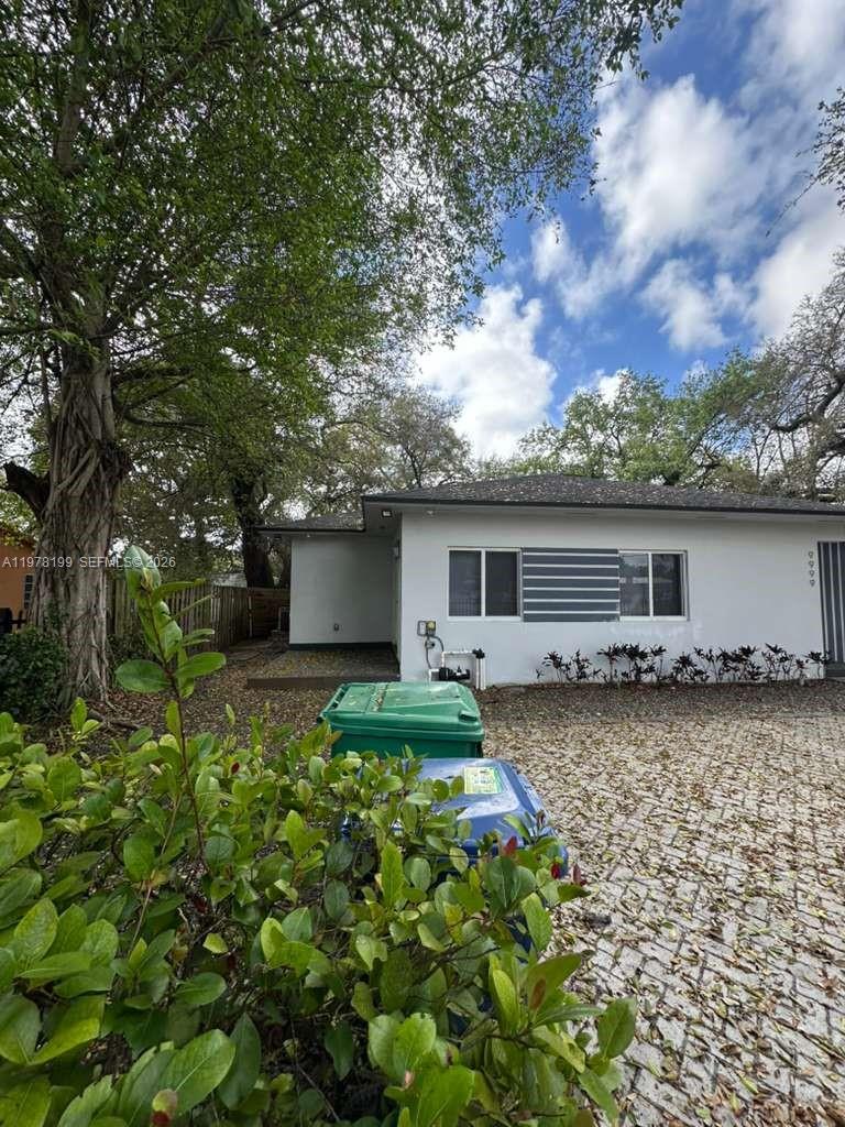 9999 NW 23rd Ave #9999 Miami, FL 33147