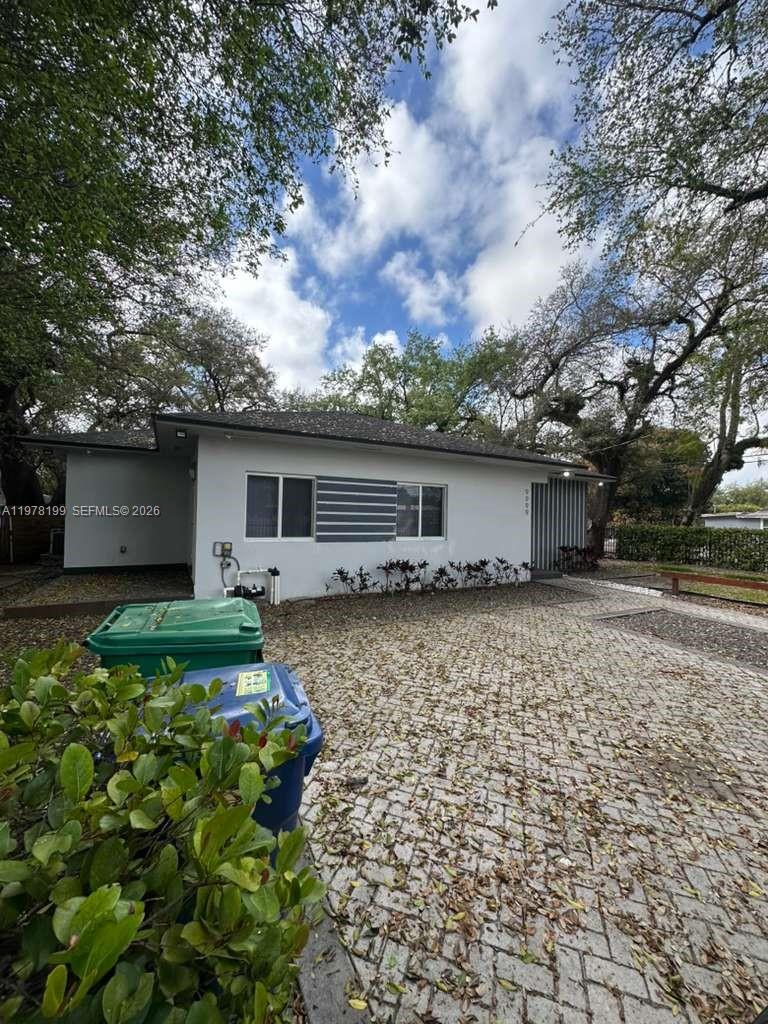 9999 NW 23rd Ave #9999 Miami, FL 33147