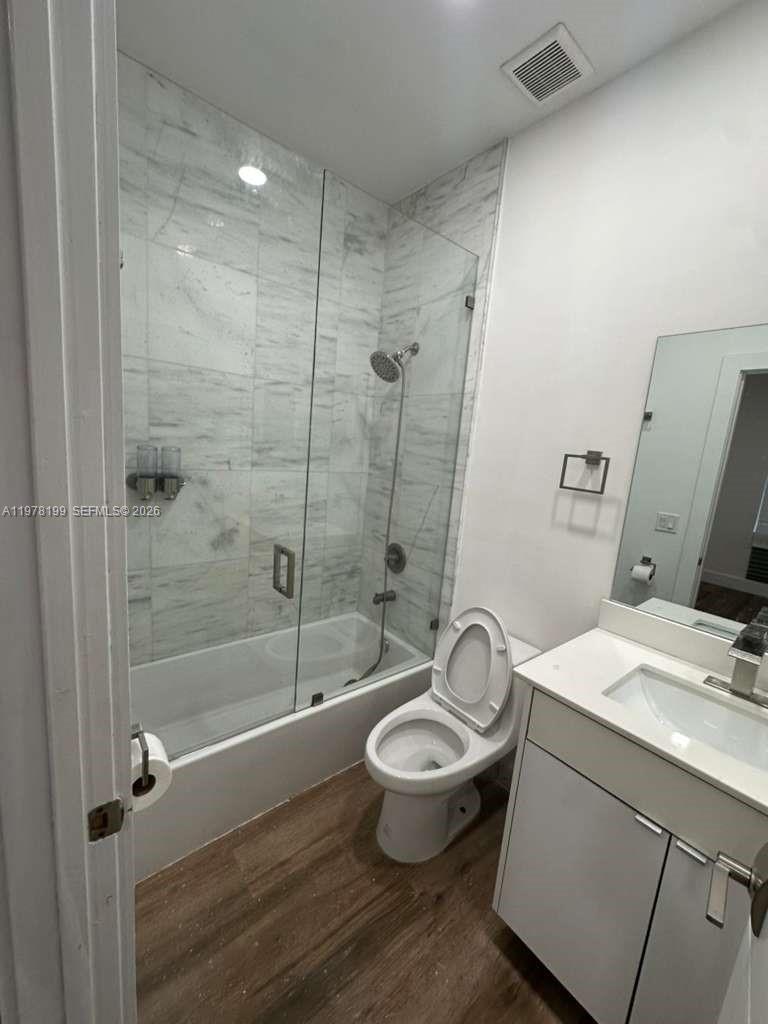 9999 NW 23rd Ave #9999 Miami, FL 33147