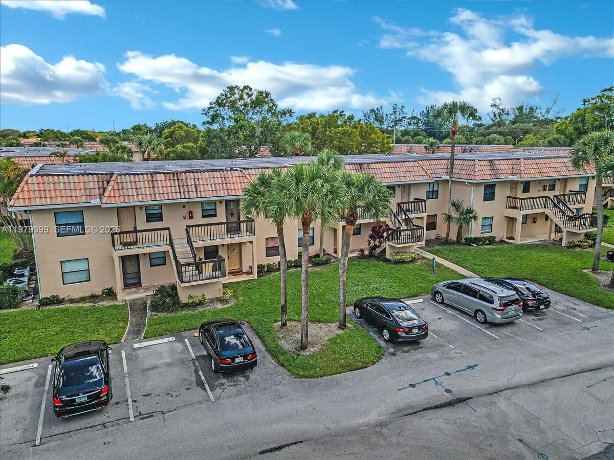 6832 S Palmetto Cir S #201 Boca Raton, FL 33433