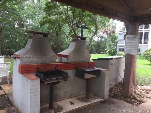 17890 W Dixie Hwy #106 North Miami Beach, FL 33160