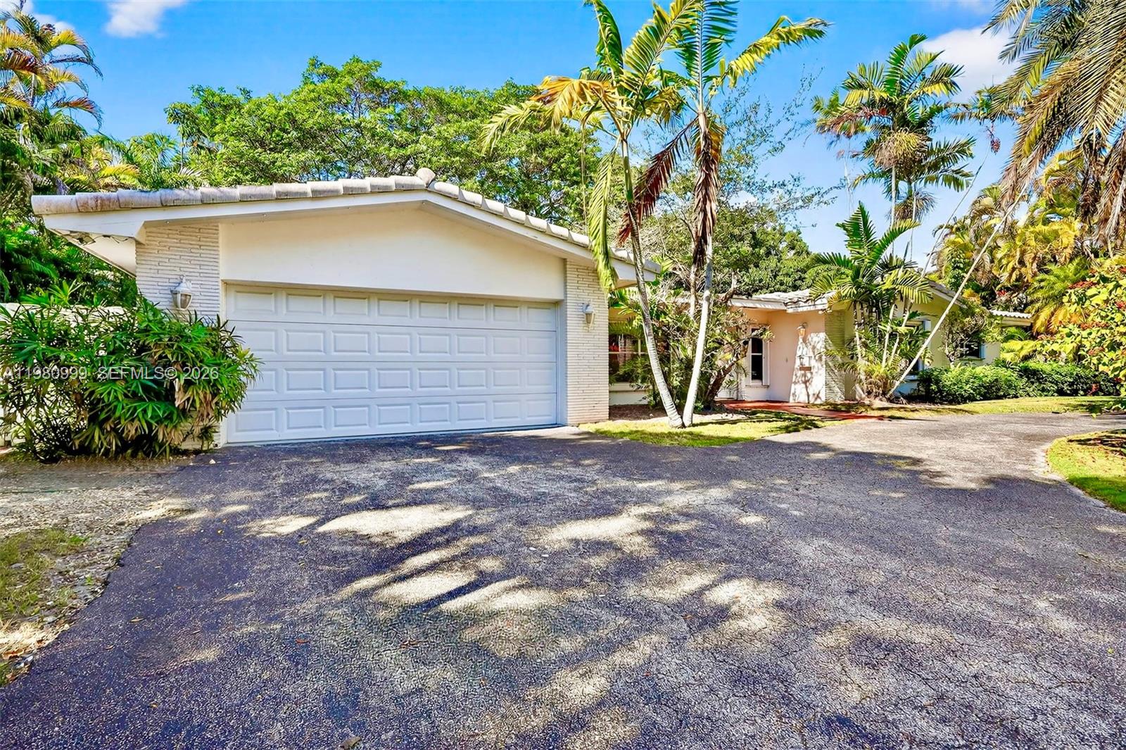 11890 SW 72nd Pl Pinecrest, FL 33156