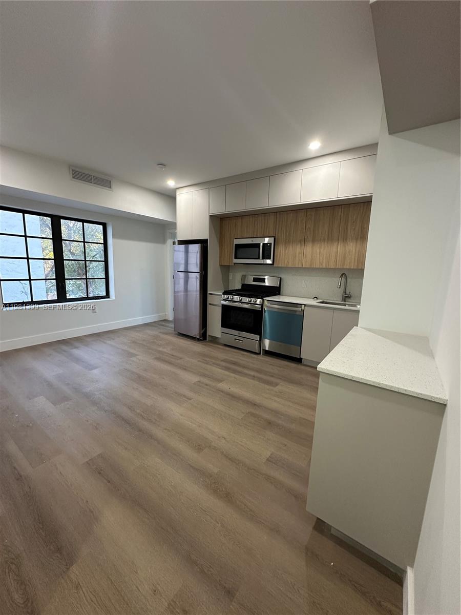 1619 Jefferson Ave #11