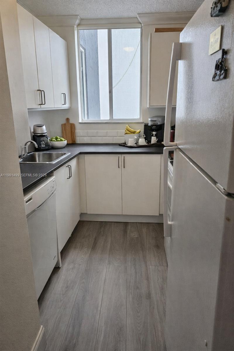 126 SW 17th Rd #407 Miami, FL 33129