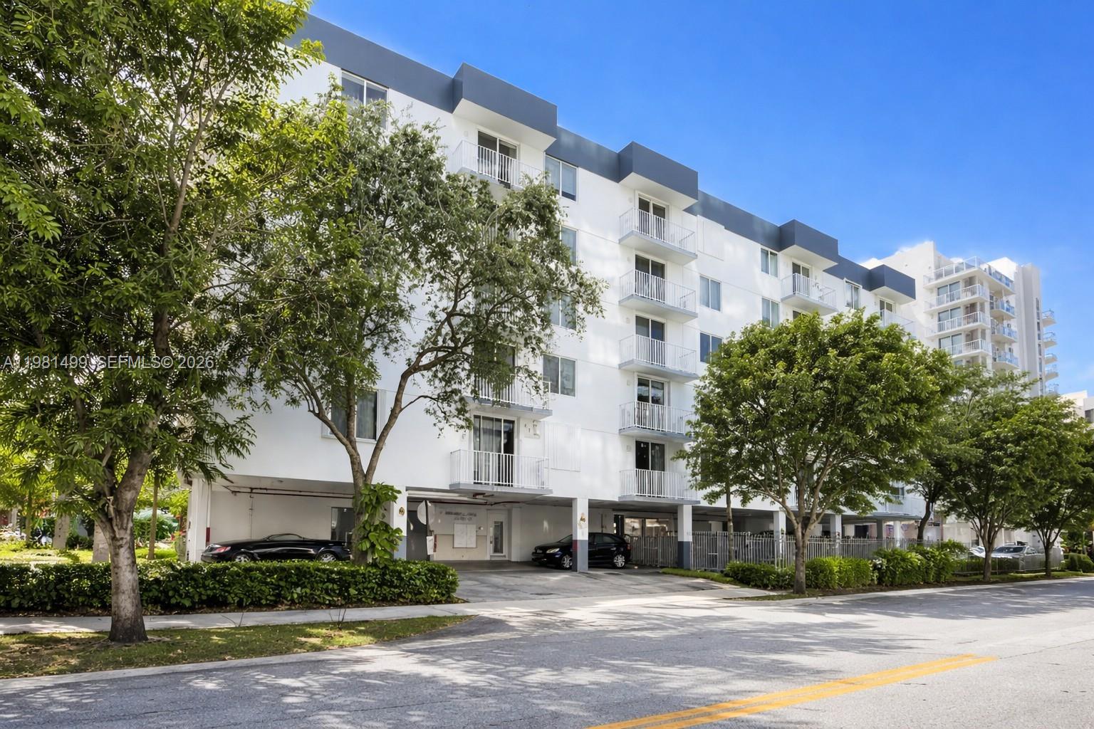 126 SW 17th Rd #407 Miami, FL 33129