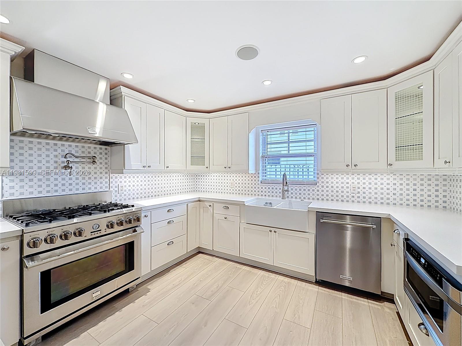 2533 NE 21st Ter Lighthouse Point, FL 33064