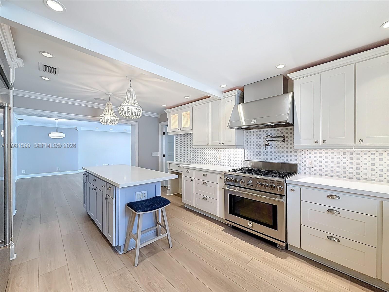 2533 NE 21st Ter Lighthouse Point, FL 33064