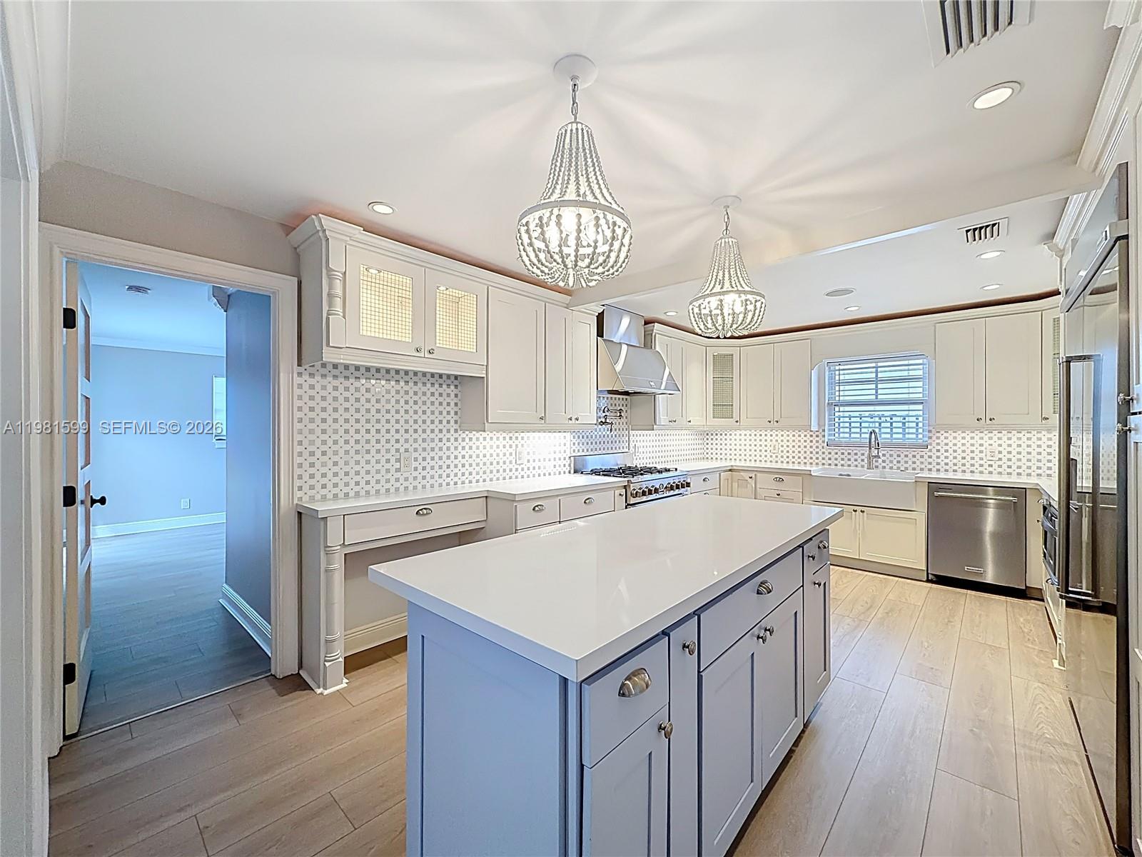 2533 NE 21st Ter Lighthouse Point, FL 33064