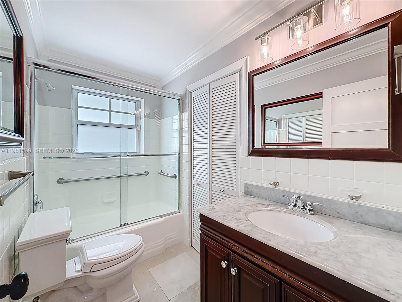 2533 NE 21st Ter Lighthouse Point, FL 33064