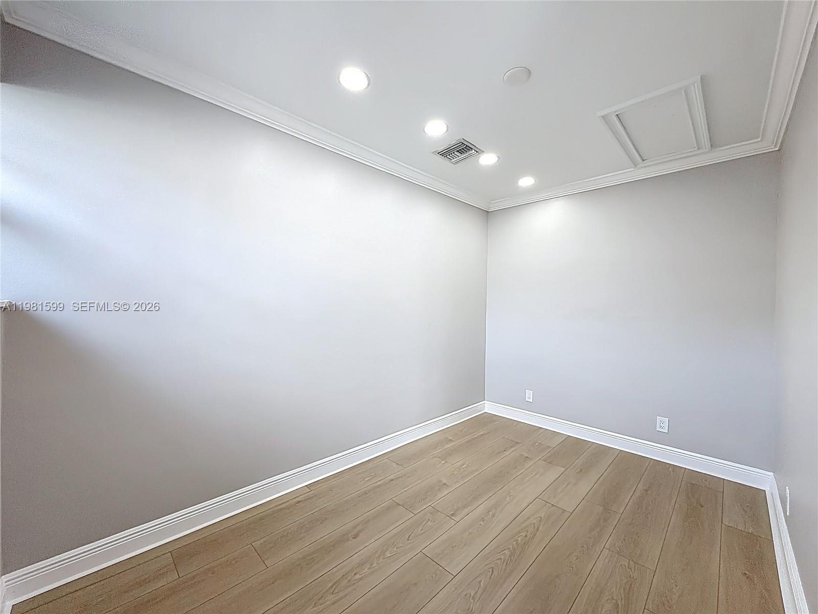 2533 NE 21st Ter Lighthouse Point, FL 33064