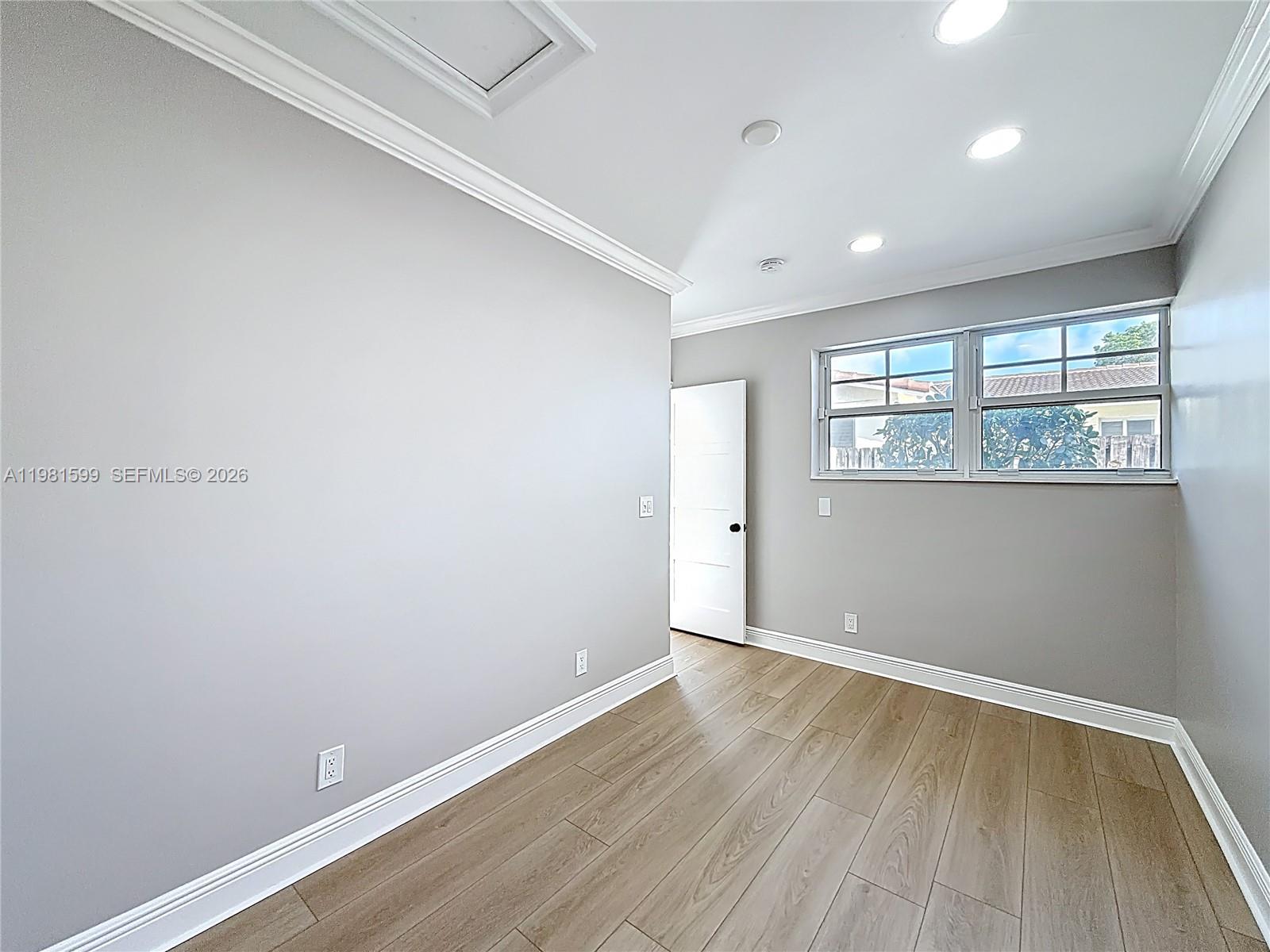 2533 NE 21st Ter Lighthouse Point, FL 33064