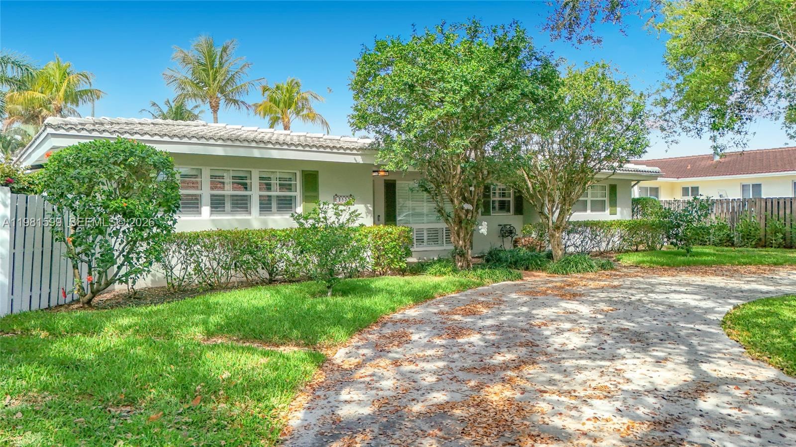 2533 NE 21st Ter Lighthouse Point, FL 33064