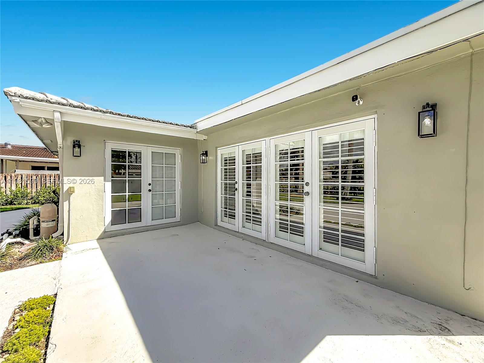 2533 NE 21st Ter Lighthouse Point, FL 33064