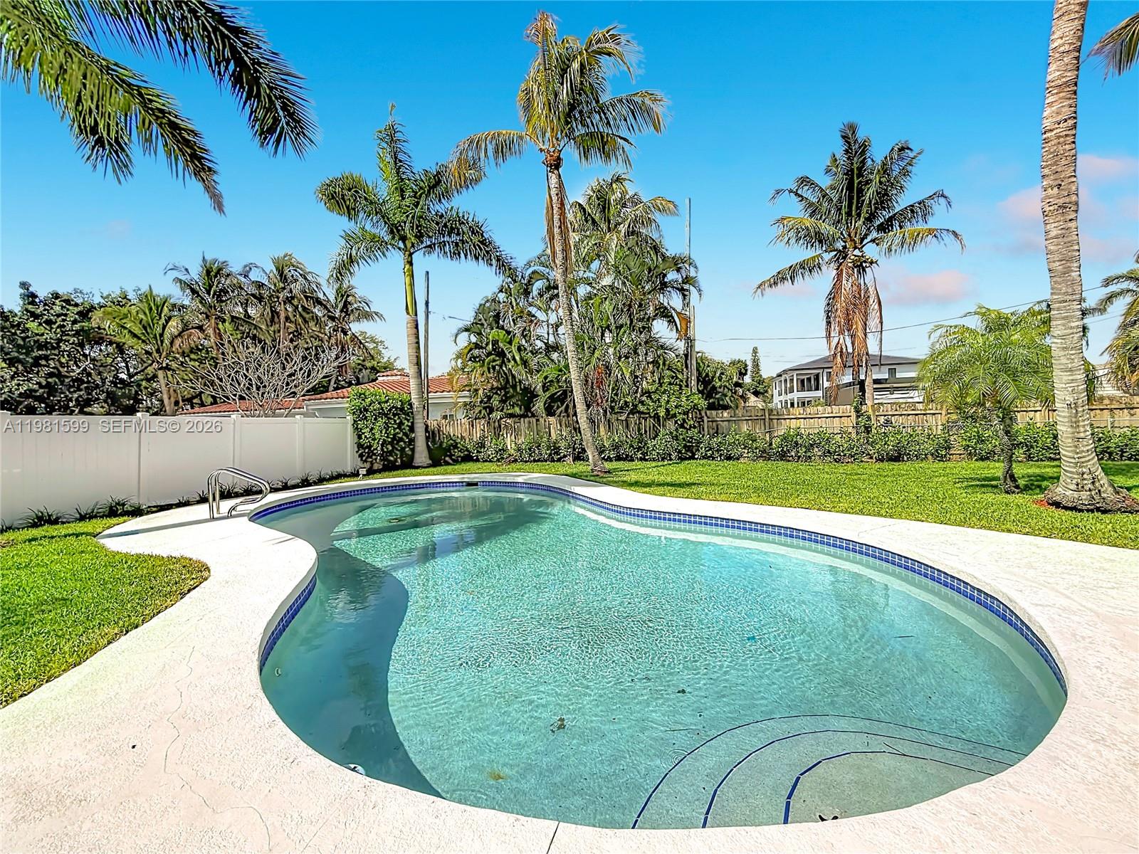 2533 NE 21st Ter Lighthouse Point, FL 33064