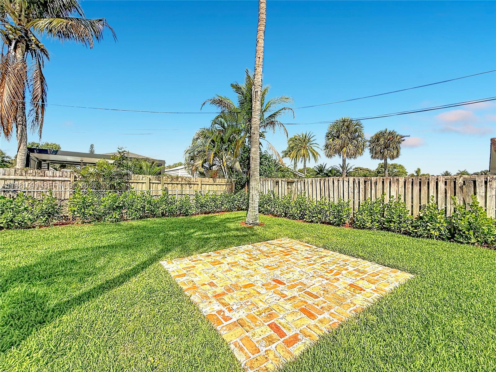 2533 NE 21st Ter Lighthouse Point, FL 33064