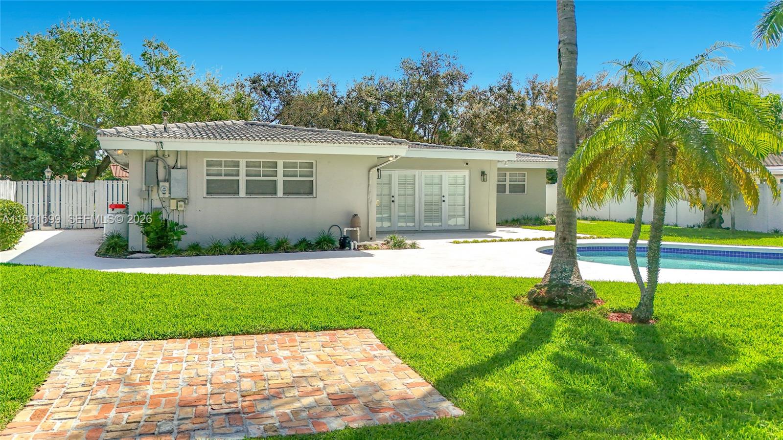 2533 NE 21st Ter Lighthouse Point, FL 33064