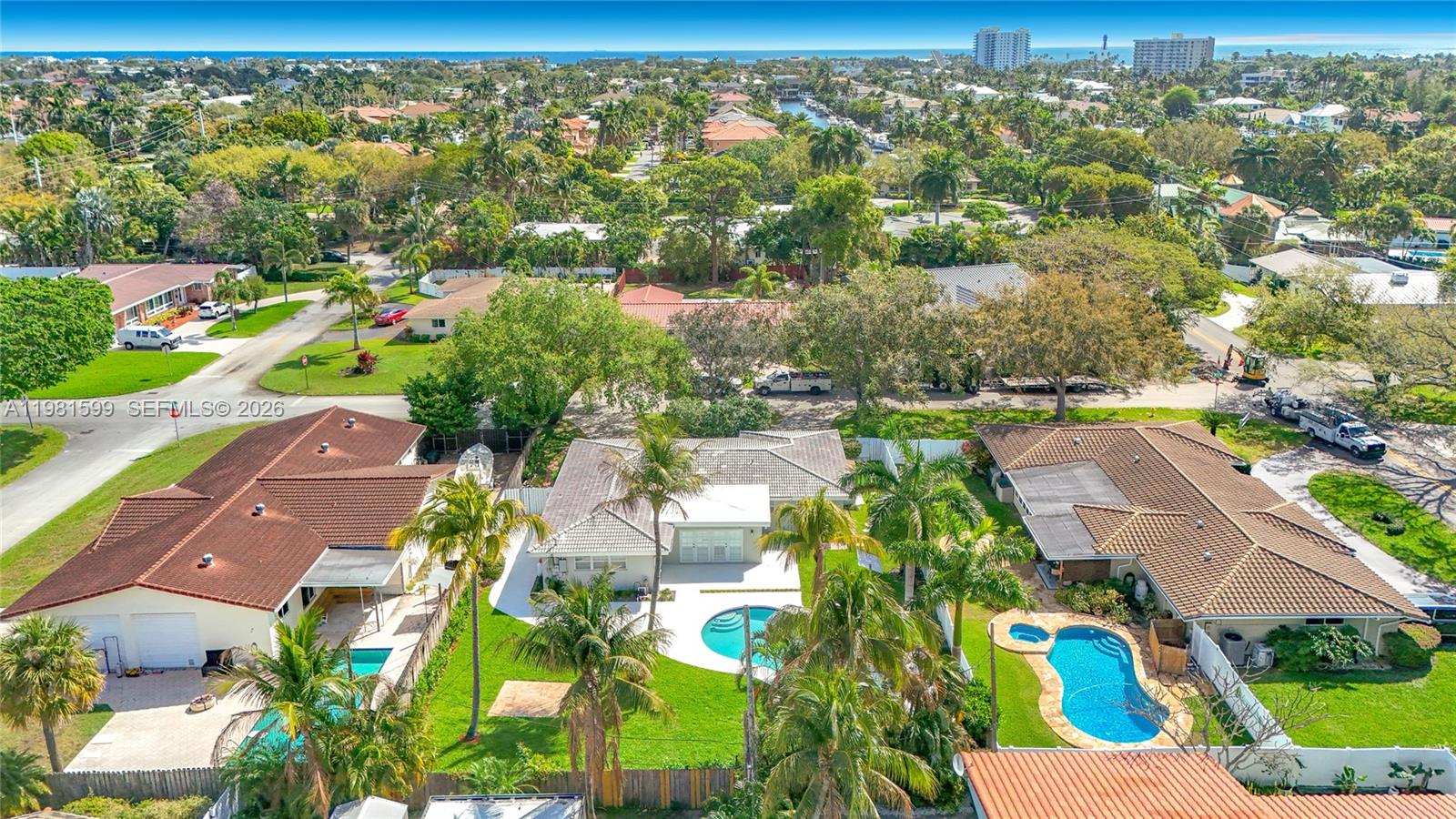 2533 NE 21st Ter Lighthouse Point, FL 33064