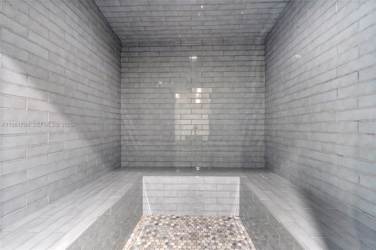 10 SW South Riv Dr #1512 Miami, FL 33130