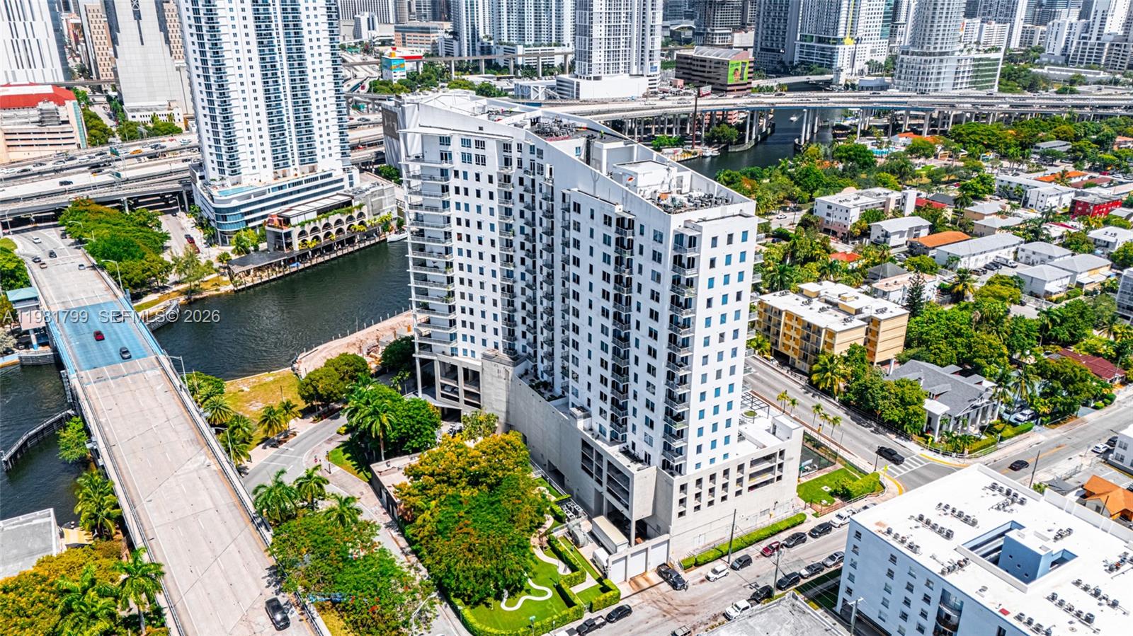 10 SW South Riv Dr #1512 Miami, FL 33130