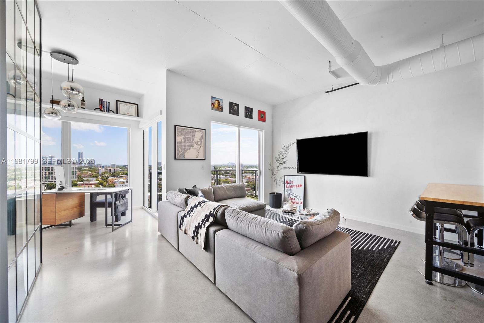 10 SW South Riv Dr #1512 Miami, FL 33130