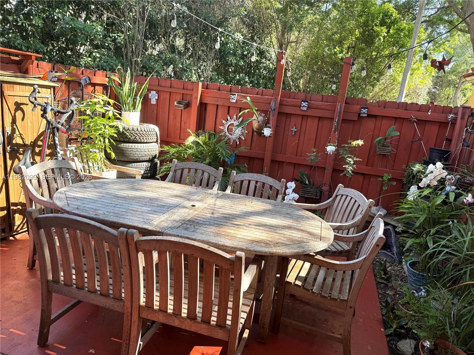 10073 SW 77th Ct Miami, FL 33156