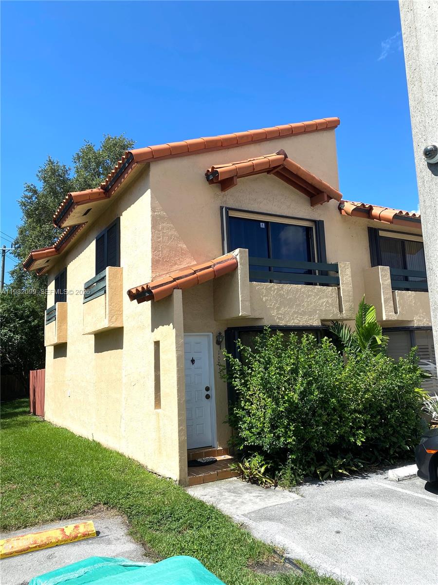 10073 SW 77th Ct Miami, FL 33156