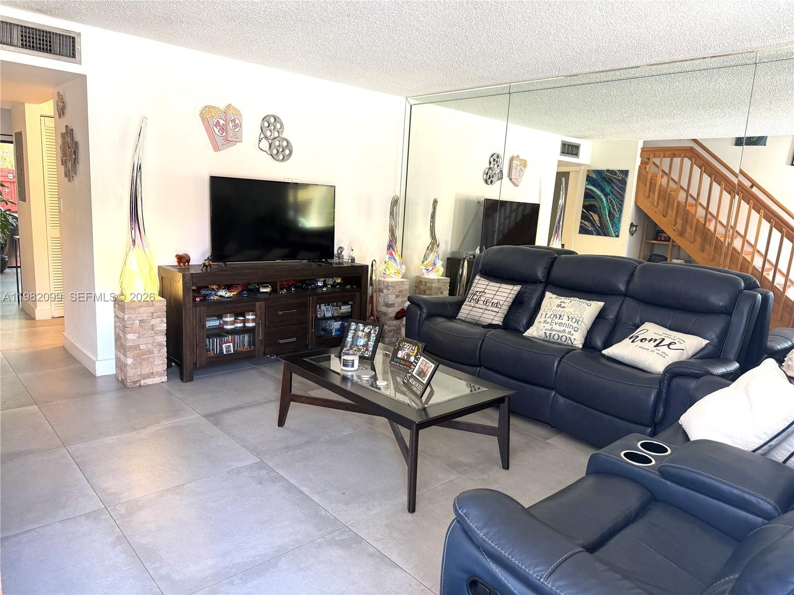 10073 SW 77th Ct Miami, FL 33156