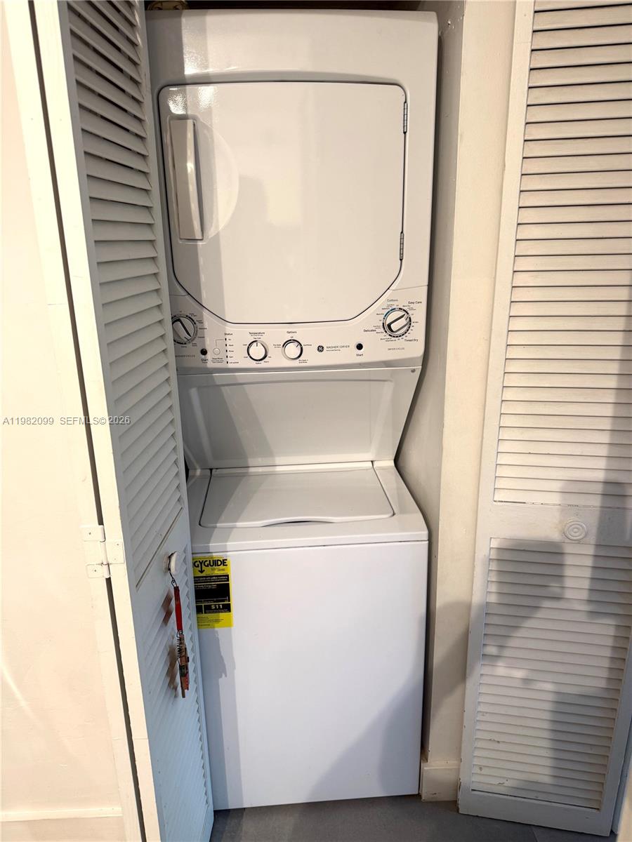 10073 SW 77th Ct Miami, FL 33156