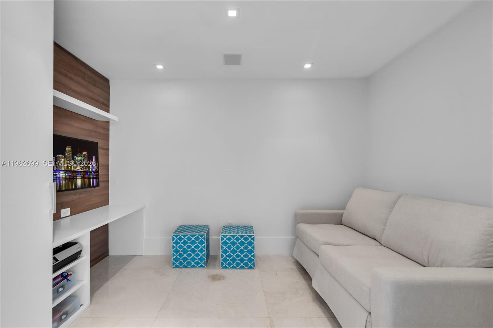 1331 Brickell Bay Dr #3703 Miami, FL 33131