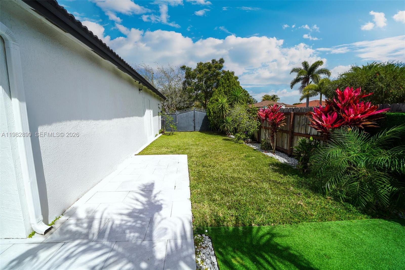 16334 SW 57th St Miami, FL 33193