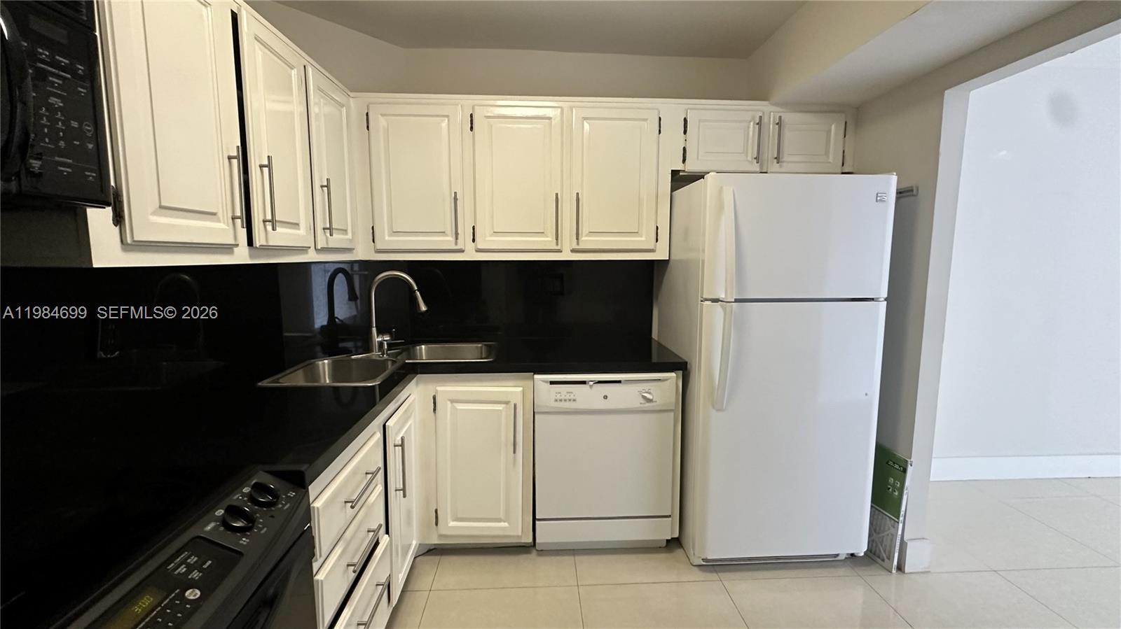 image Brickell Bay Club11