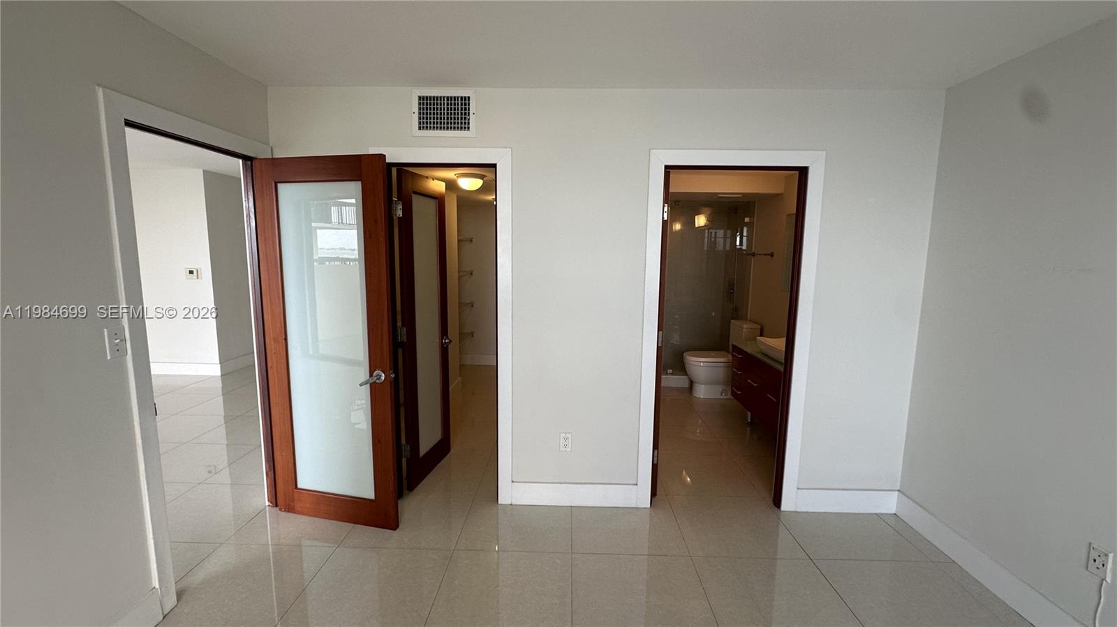 image Brickell Bay Club12