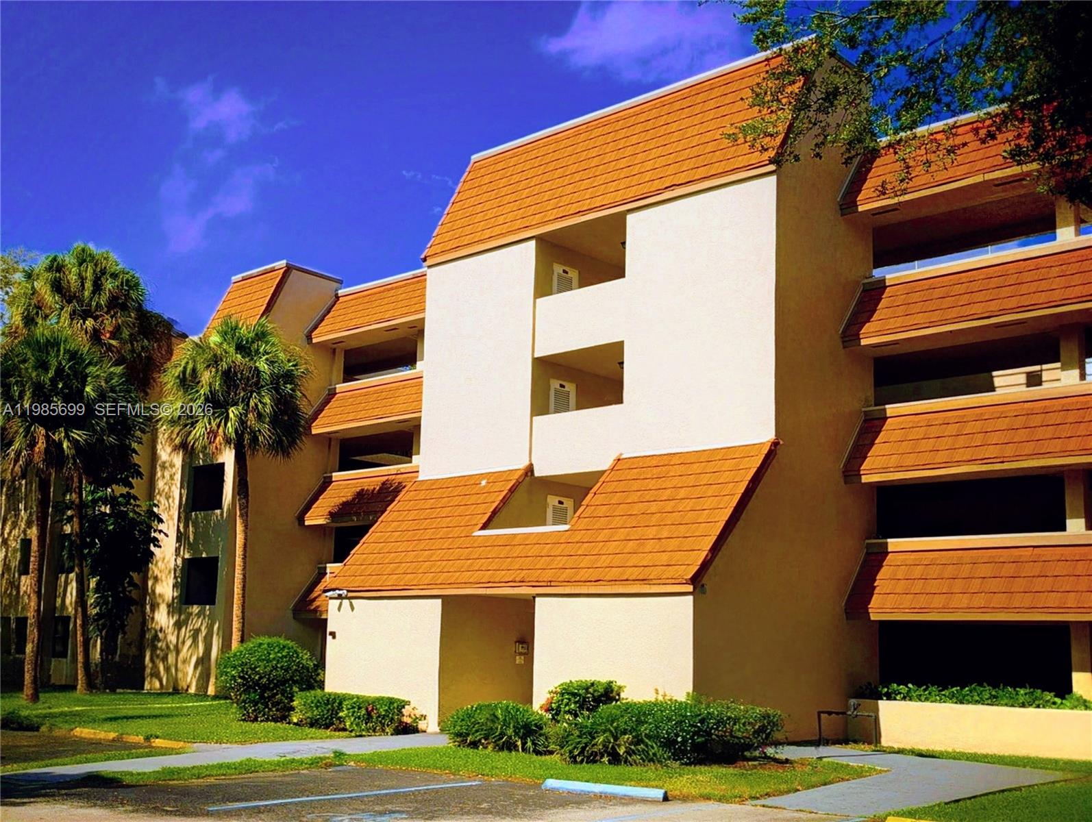 601 Ives Dairy Rd #103-8