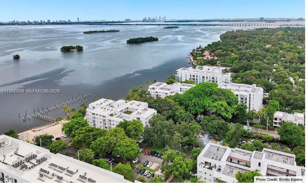 700 NE 63th St #D404