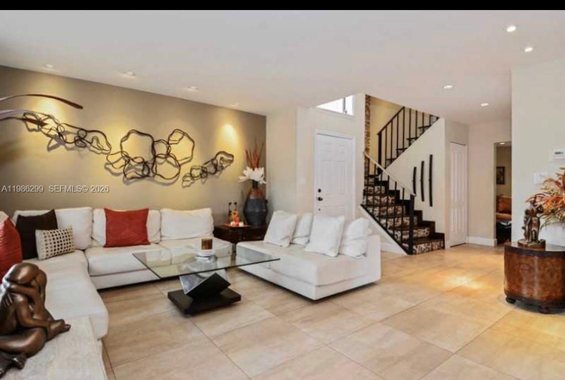 2991 Lakewood Ln #329