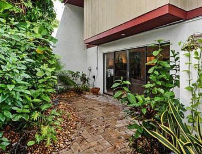 2991 Lakewood Ln #329 Hollywood, FL 33021