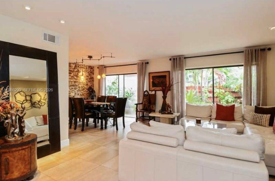 2991 Lakewood Ln #329 Hollywood, FL 33021