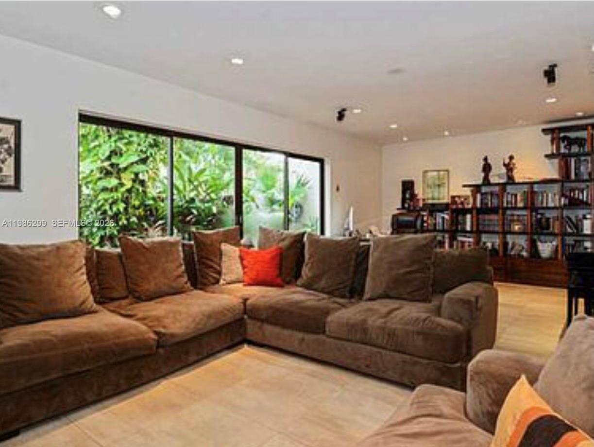 2991 Lakewood Ln #329 Hollywood, FL 33021