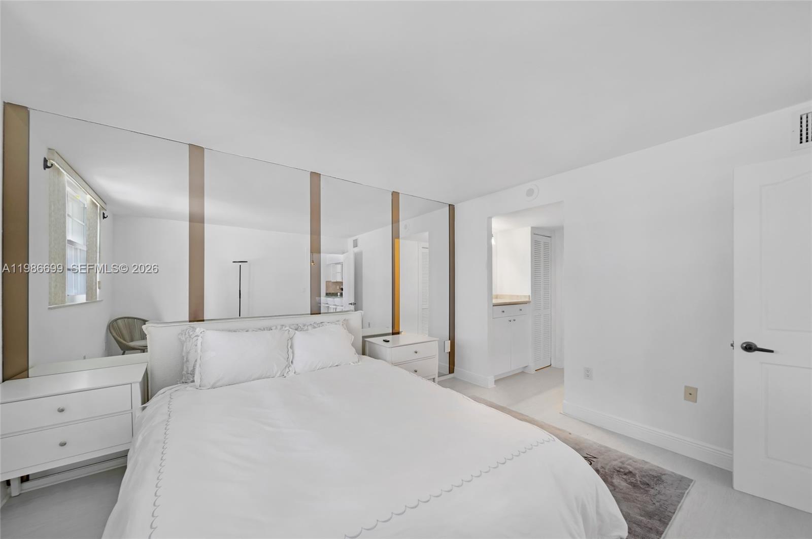 465 Ocean #1102 Miami Beach, FL 33139