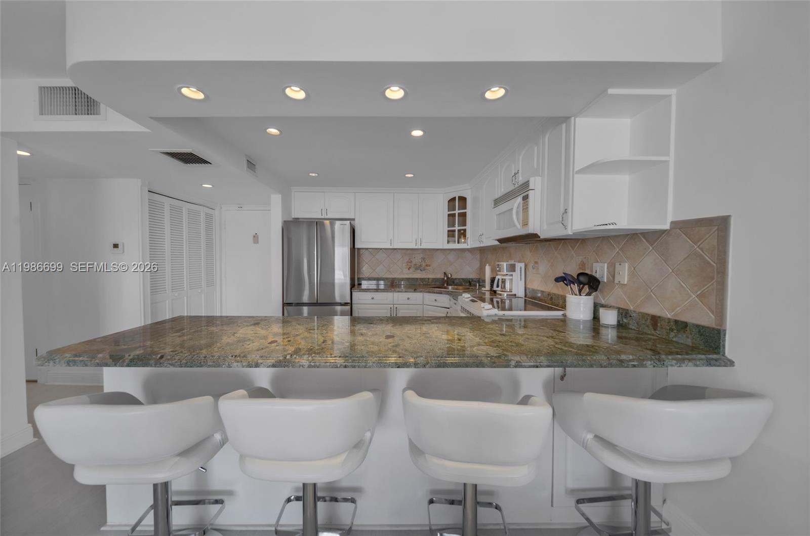 465 Ocean #1102 Miami Beach, FL 33139