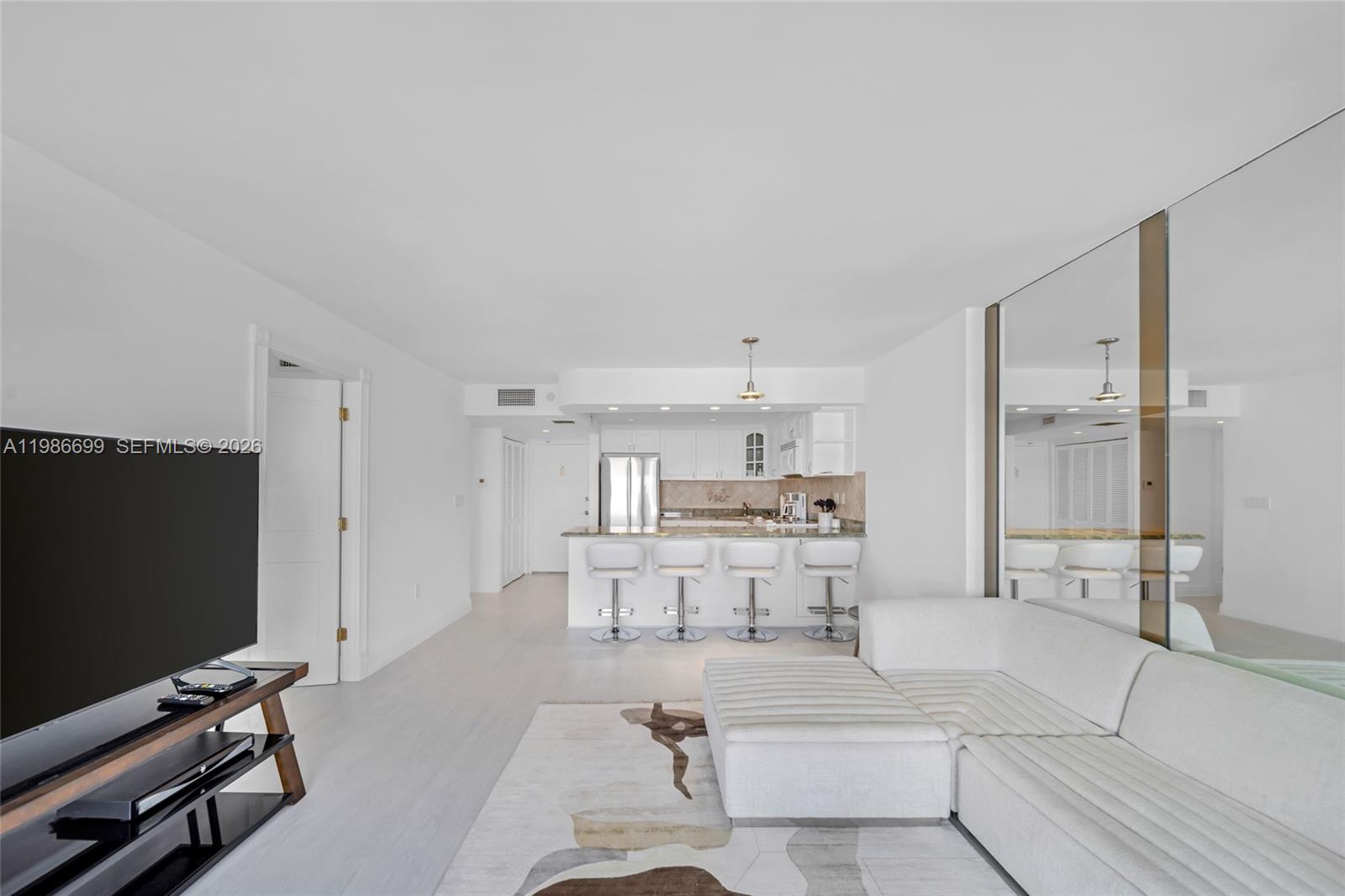 465 Ocean #1102 Miami Beach, FL 33139