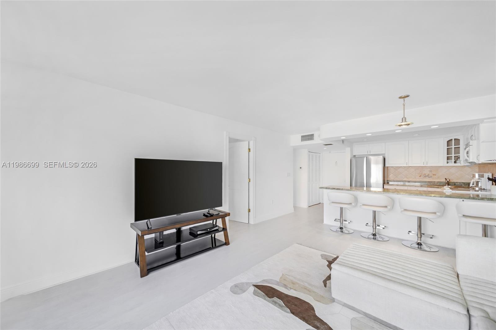465 Ocean #1102 Miami Beach, FL 33139