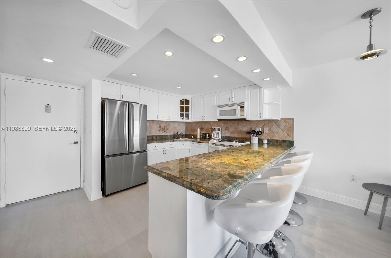 465 Ocean #1102 Miami Beach, FL 33139